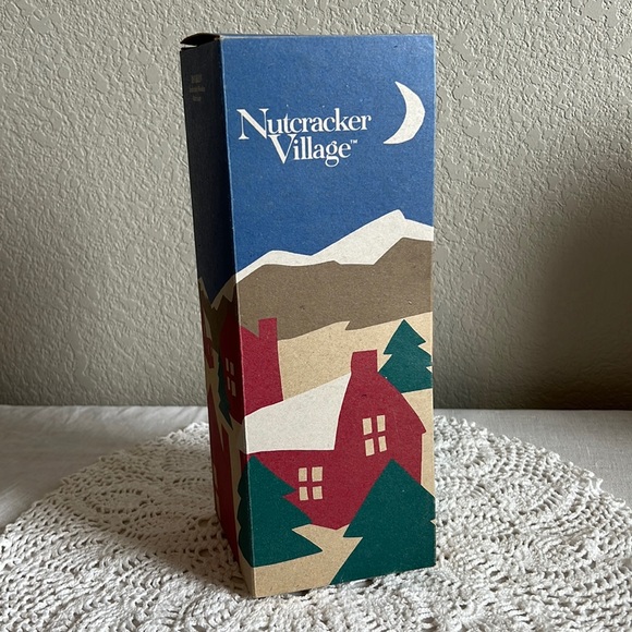 Nutcracker Village Vintage Bavarian Handcrafted Wooden Nutcracker With Box - Picture 2 of 16